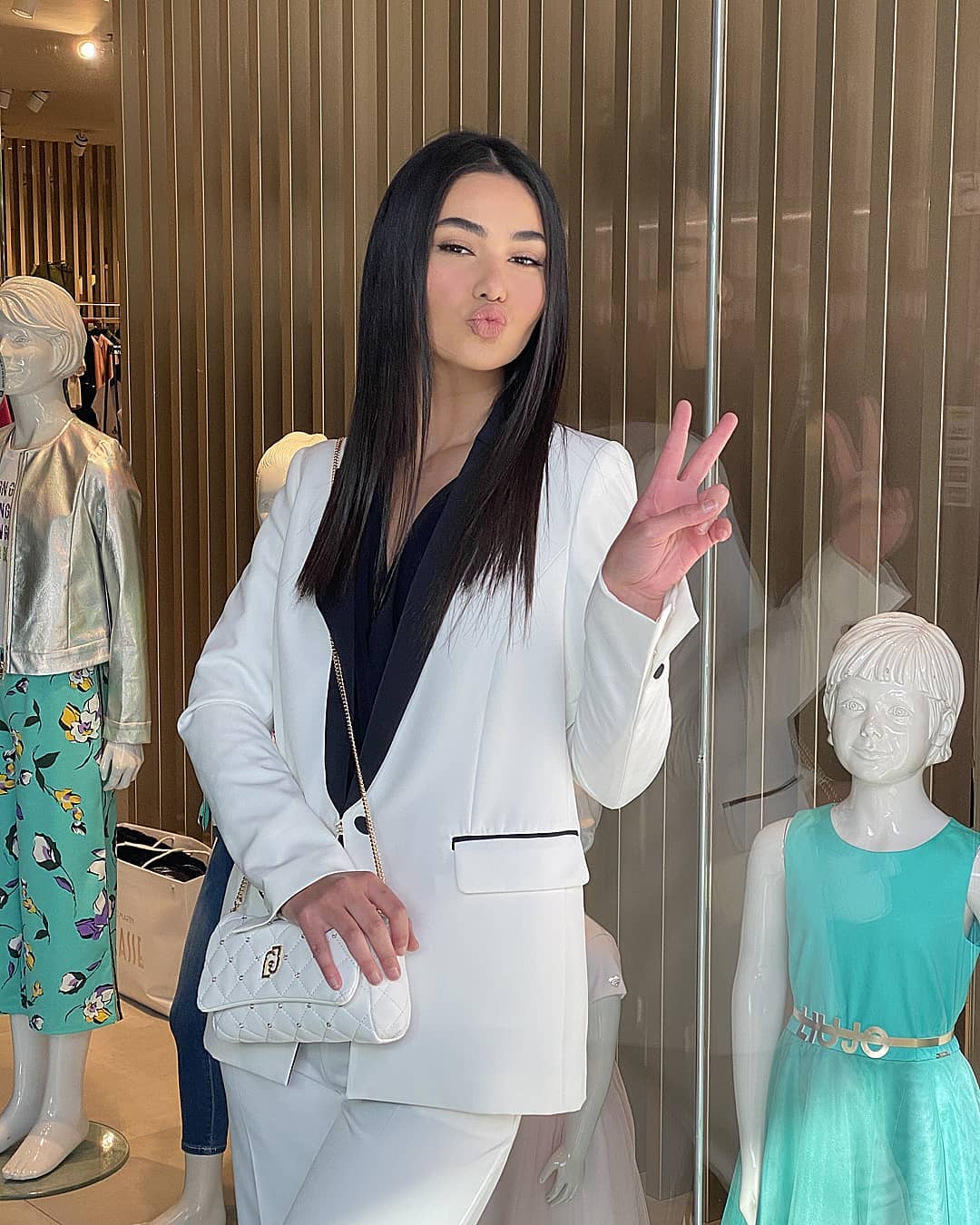 Meet our UNYT student, Treisi Dhefto, and her opinions regarding the UNYT E-Learning Platform!